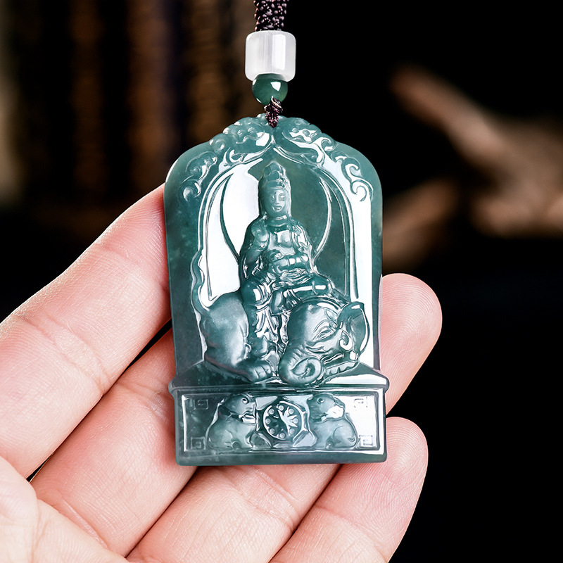 Jewelry & Watches Company - Collana con Ciondolo Guanyin in Giadeite