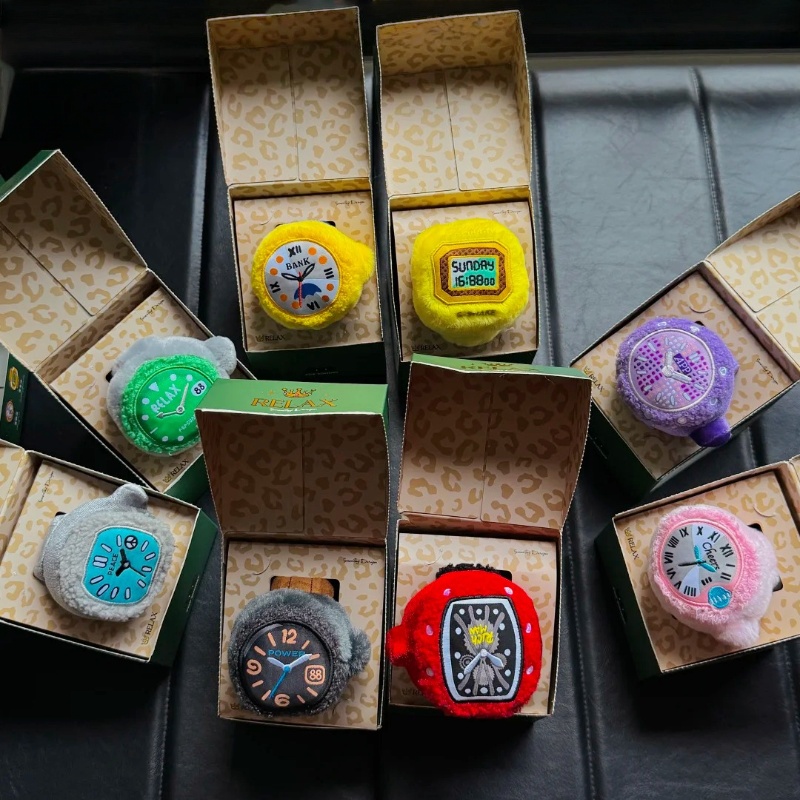 Disponibile Pop Sunday Peluche - Jewelry Box With Watches recensione e prezzo