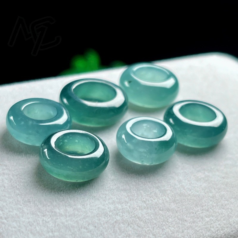 Anello con Ciondolo Smeraldo N - The Jewelry & Watches recensione e prezzo