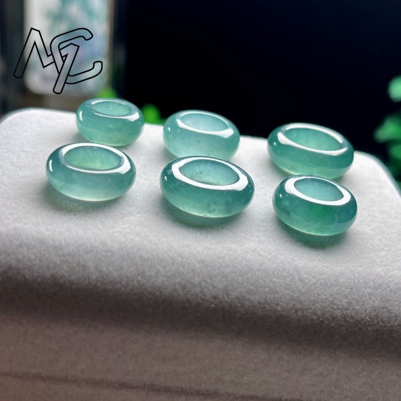 Anello con Ciondolo Smeraldo N - The Jewelry & Watches recensione e prezzo