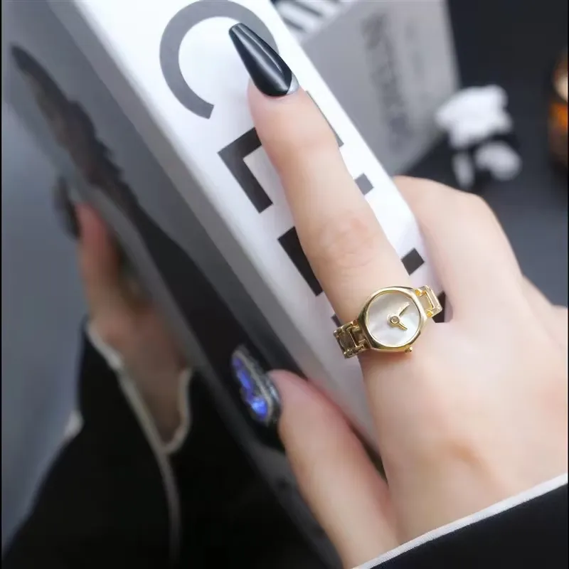 Anello Aperto con Design Unico - Unique Jewelry Watches recensione e prezzo